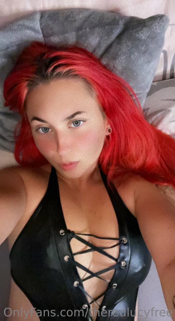 Magst du mir beim ausziehen helfen w re jetzt dann gerne nackt 