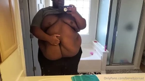 I bring the gift of belllly and bulge haven t forgotten about that