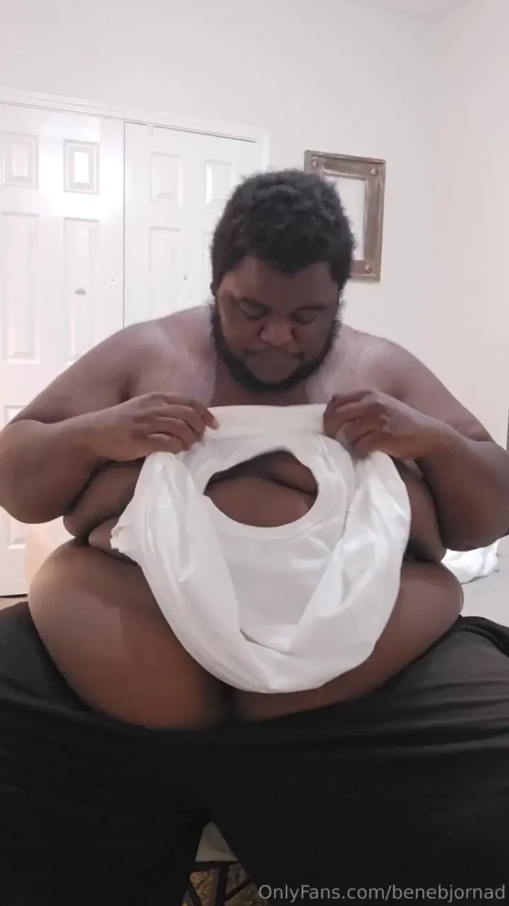 Someone commissioned a video with me trying on an xl shirt got the go 