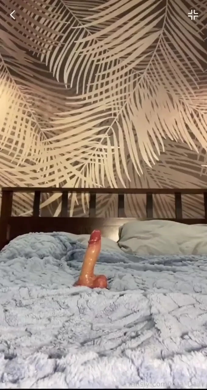 I see you on the bed and i m really having such a hard time 