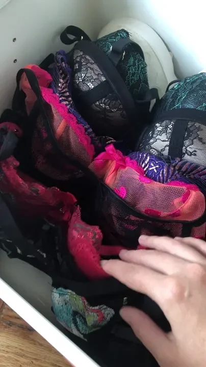 What lingerie set should i wear today 