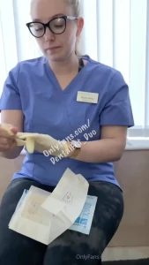 Nurse amy gives you a little showing of her mouth and fillings wearing
