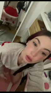 Mira como me ahogo lamiendo y babeando la tuya me entrar a entera