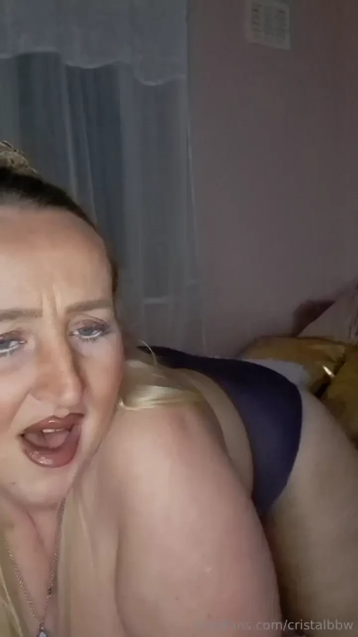 Wanna join mommy here and feel the beat 