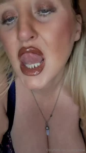 Do you think mommy can make you happy with this kisses and tongue