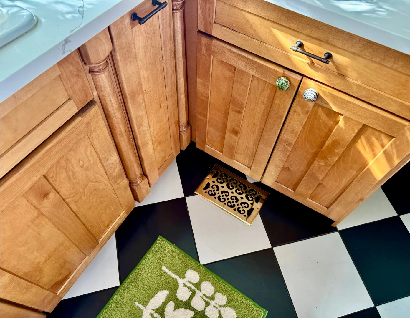 Gold vent to replace the old rusted one 