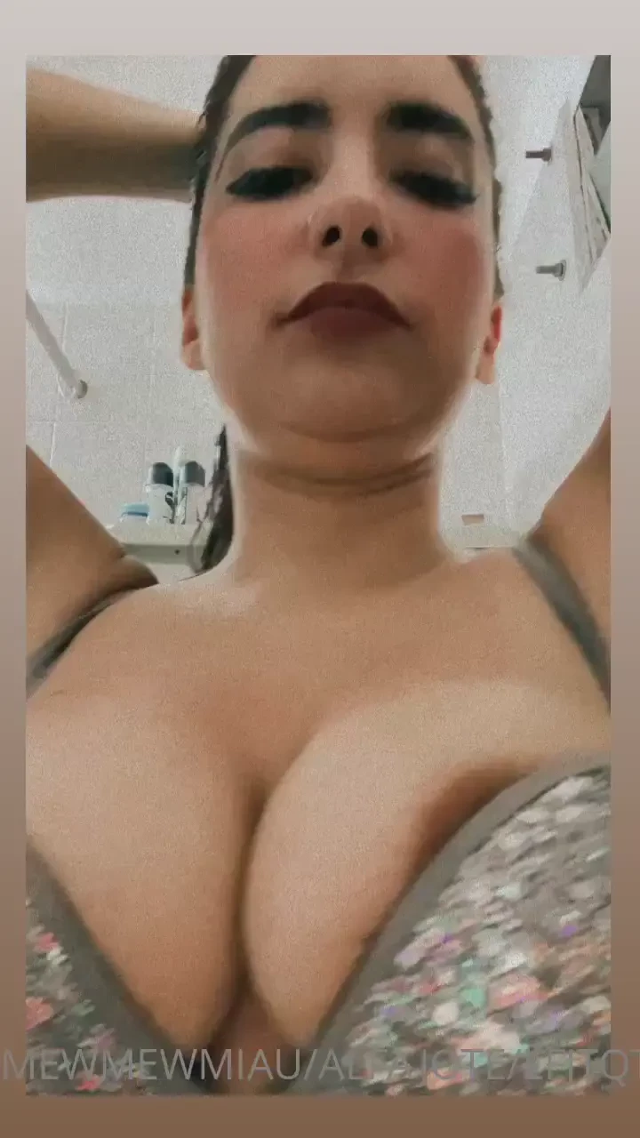 Hello from the shower of my vacation house 