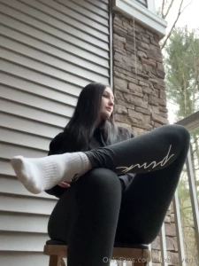 sizeelevens - Outside with soft cold soles warm them up for me part 2 