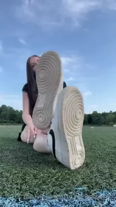Wouldn t you love to come across me in a football field stretching 
