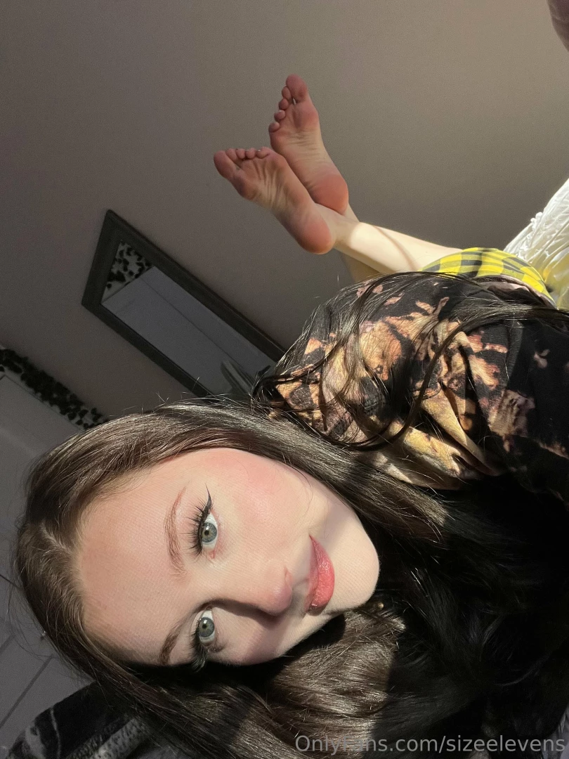 Tits and toes part 18 