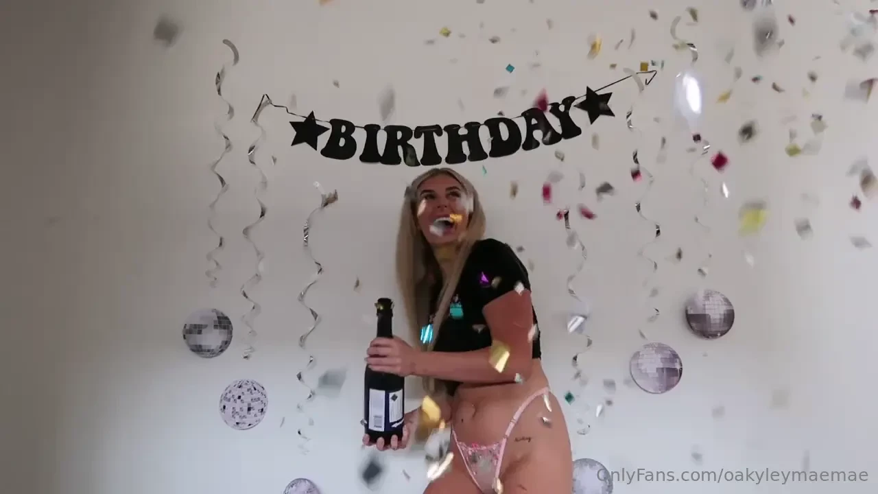 Guess who s birthday it is today it s mineeeee hehe i m celebrating 