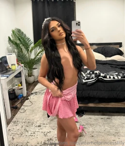 Feeling horny and like i wanna take all my clothes off for you