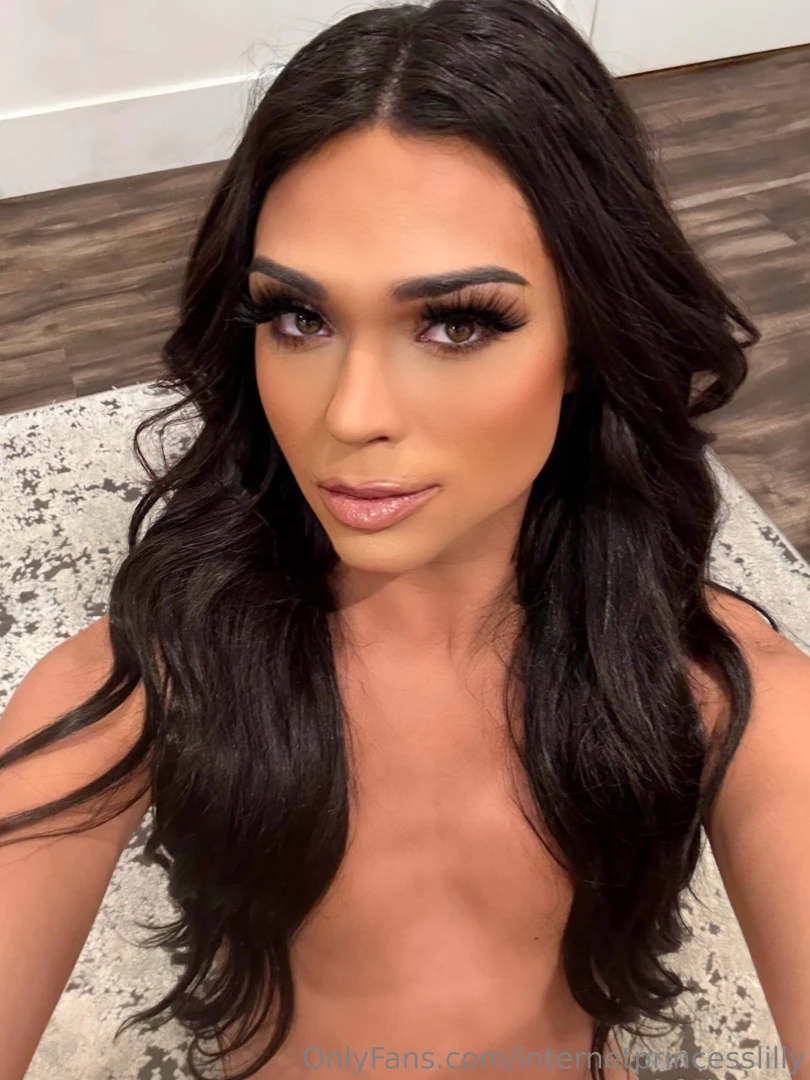 Like this if you wanna see something hot n sexy 