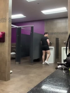 Black t-shirt jerk part 1 2