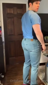 Does my ass make these jeans look fat