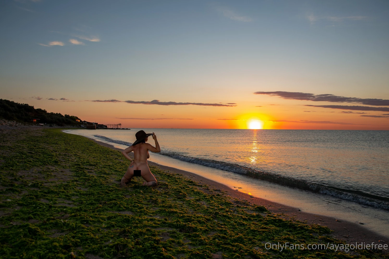 Best sex is on the beach in the middle of sunrise 