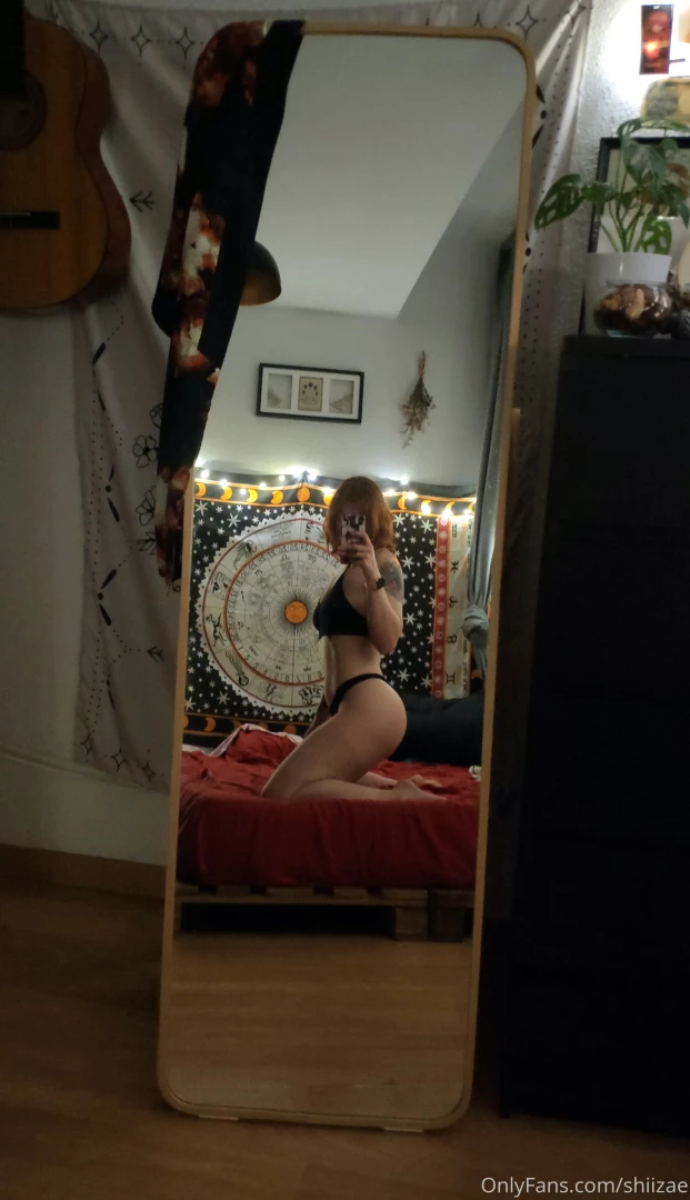 Mirrors are so fun to play 