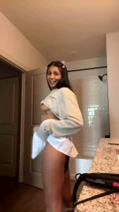 Stream started at 03 29 2022 06 10 pm dressed for the day