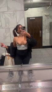 Wasted amp flashing at luke bryan s bar last night