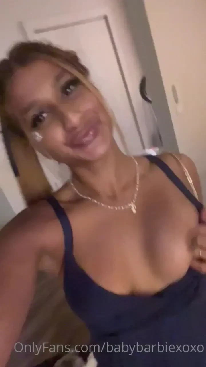 Showing u my tits and ass part 1 