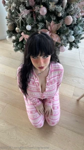 Merry christmas to all my beautiful fans i hope you have or had a