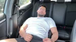 Warming myself up before hitting up the gym found a good little spot