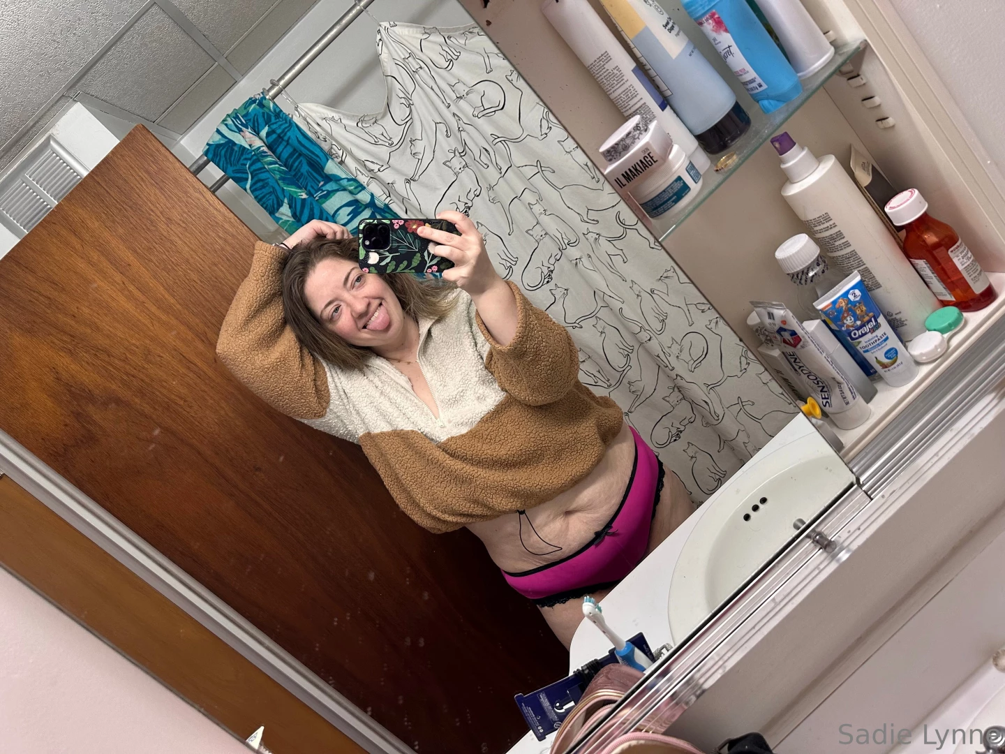 Getting ready for work selfies 