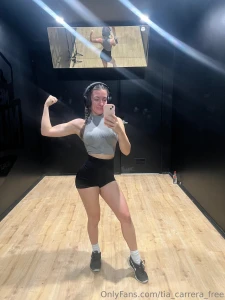 Back in the gym hehe x