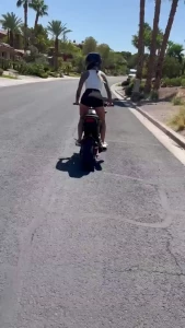 Ride n twerk