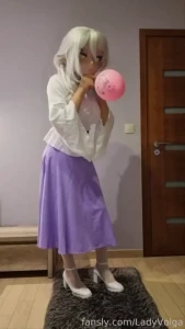 One of my fans gave me a big bag of balloons and begged me to make