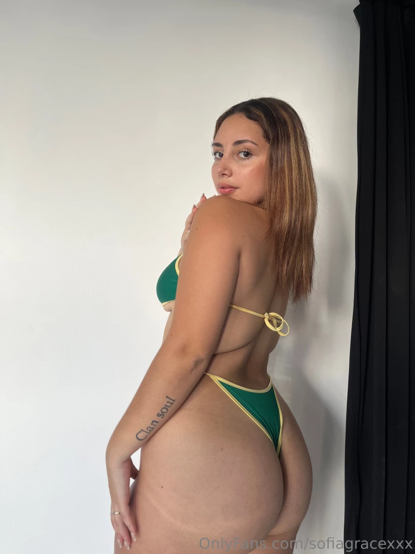 Wish i could actually wear this bikini out somewhere 