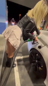 I m going to party with my friends want to see how we ended up