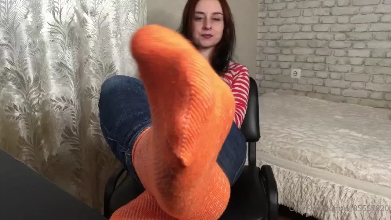 I beg you to cum on my socks 