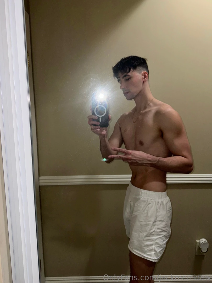 Just had a shower the flash in the mirror is a vibe though haha making part 1 