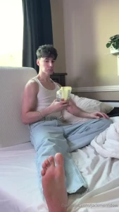Are you comfy while you watch me edit
