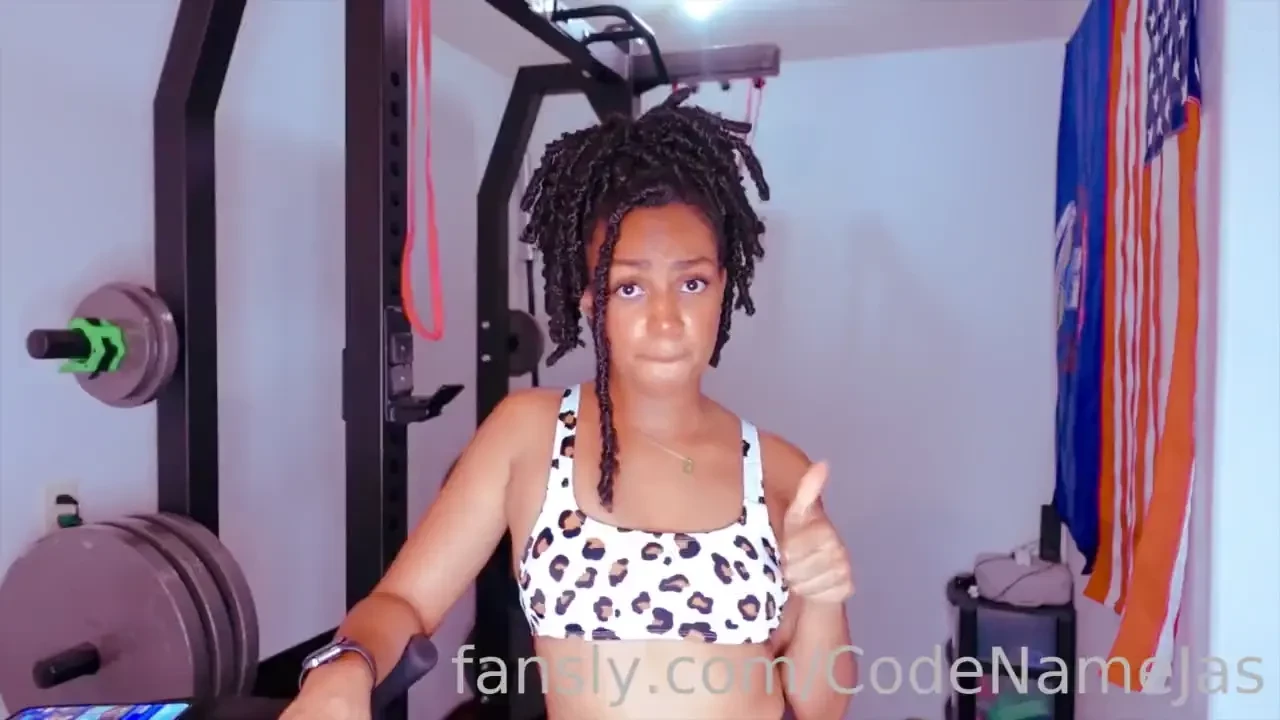 Wanna workout w me for 15 min in 4k i m gonna show you how to do my 