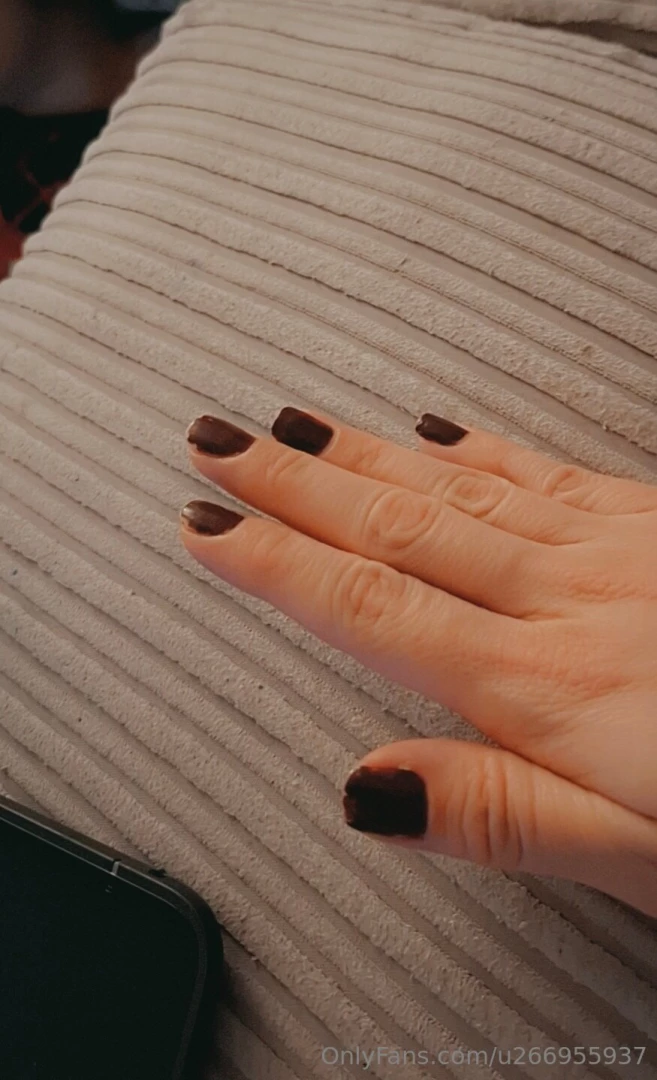 Who wants to treat me to get my nails done lovely and long so i can 