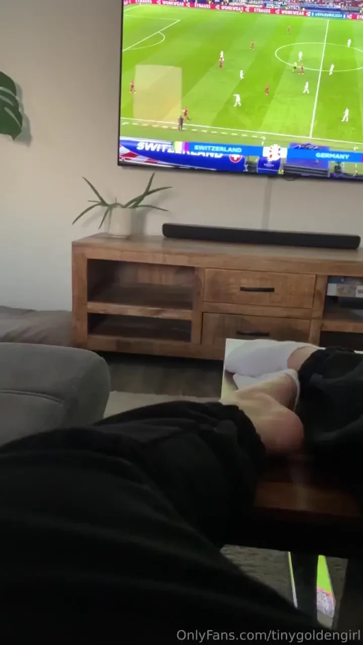 Would you love to watch the game with me 