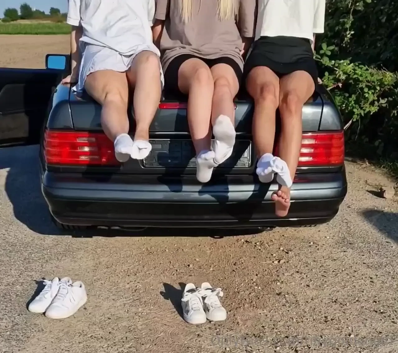 It s getting hot with my besties 