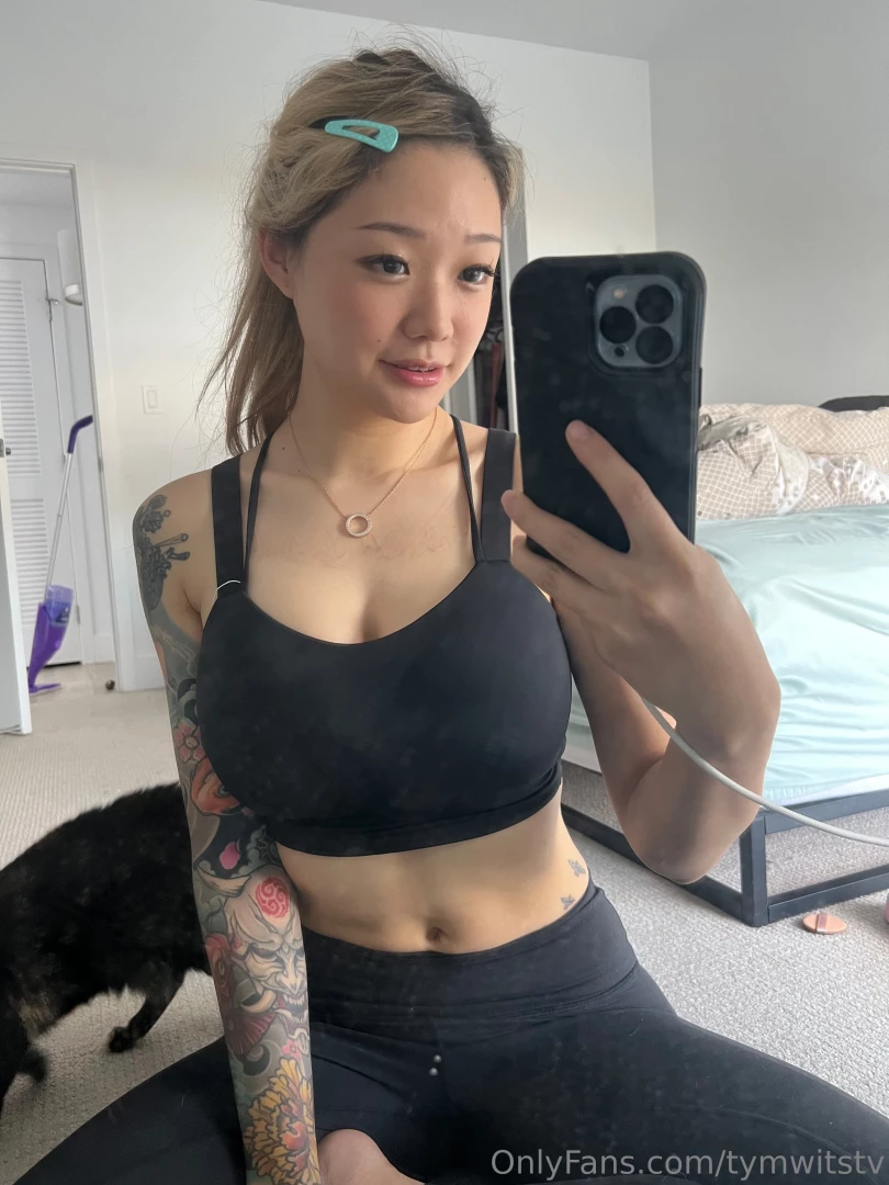 Mirror selfie time what are u up to 