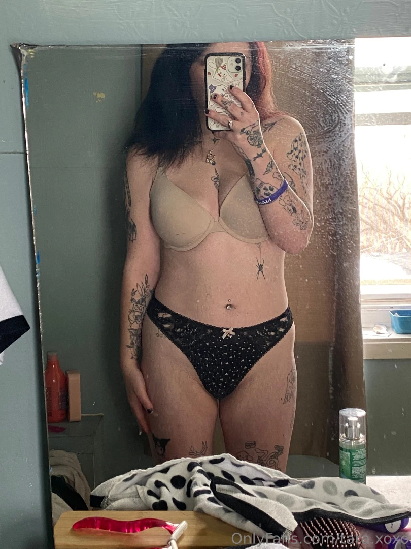 Goodmorning who wants to start their day with a naughty video in their 