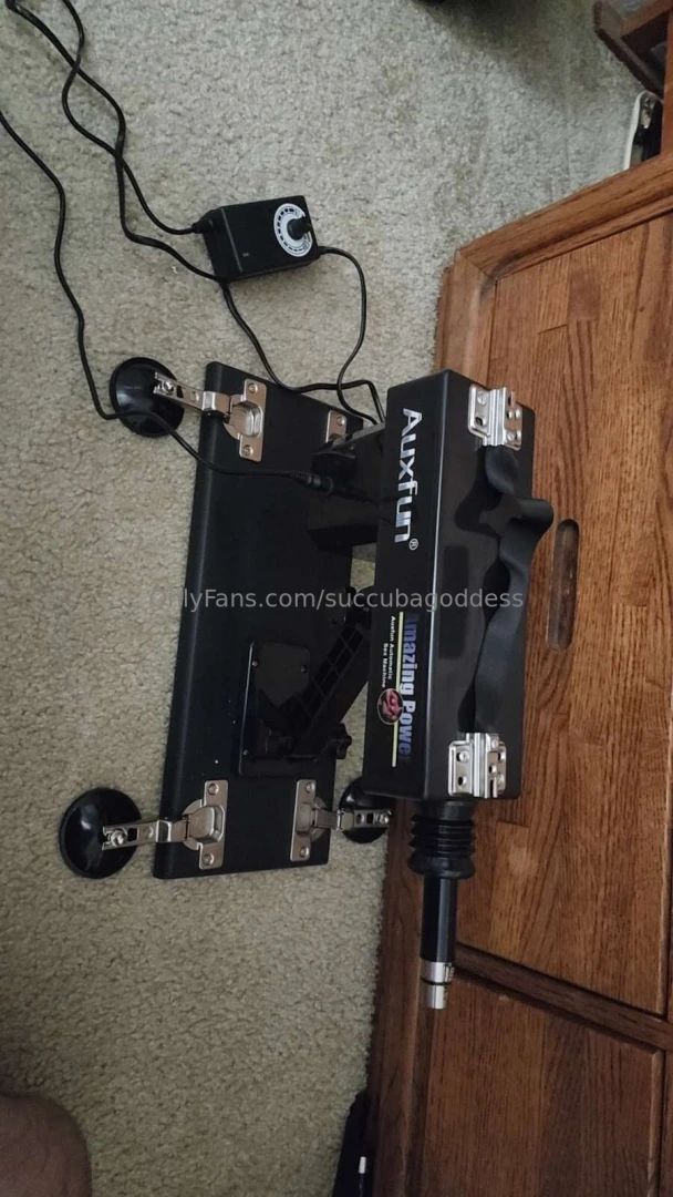 I just got a new toy that i am currently playing with on my live come part 1 