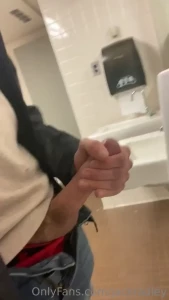 Me horny in the campus bathroom