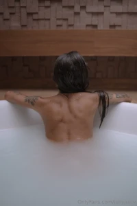 Have you ever licked a pussy underwater i show you how it looks like