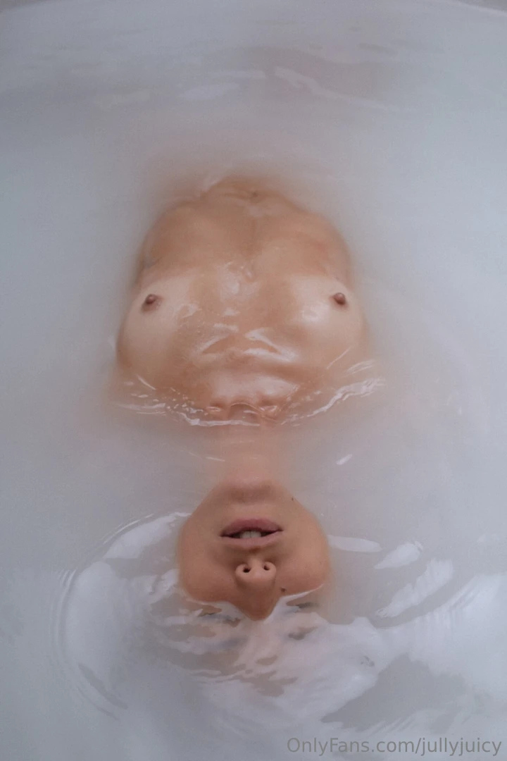 Wet kisses all over your body 