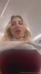 Me calente rico mientras viajaba en el bus y me fui a todas las tetas