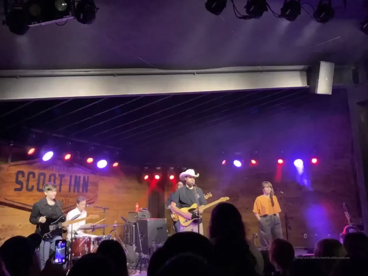 Y all happy monday i hope everyone had a vivacious weekend feels 