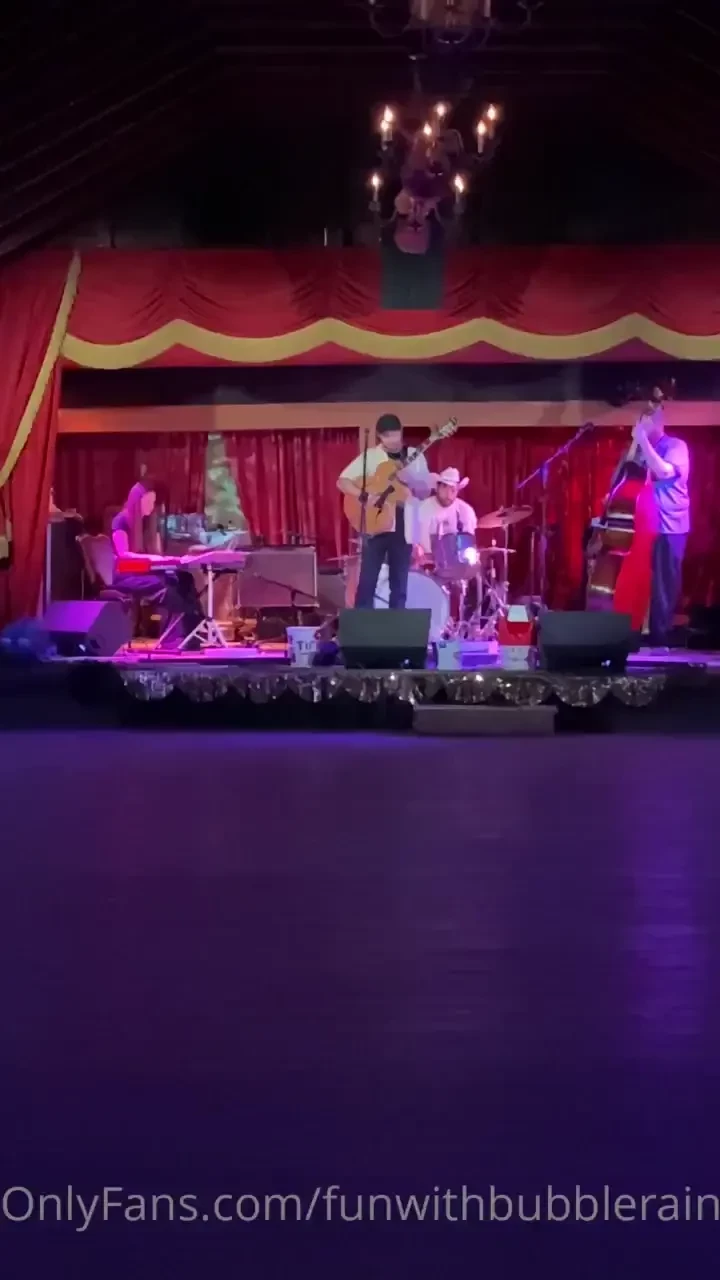 Y all great night dancing coral met a best friend 