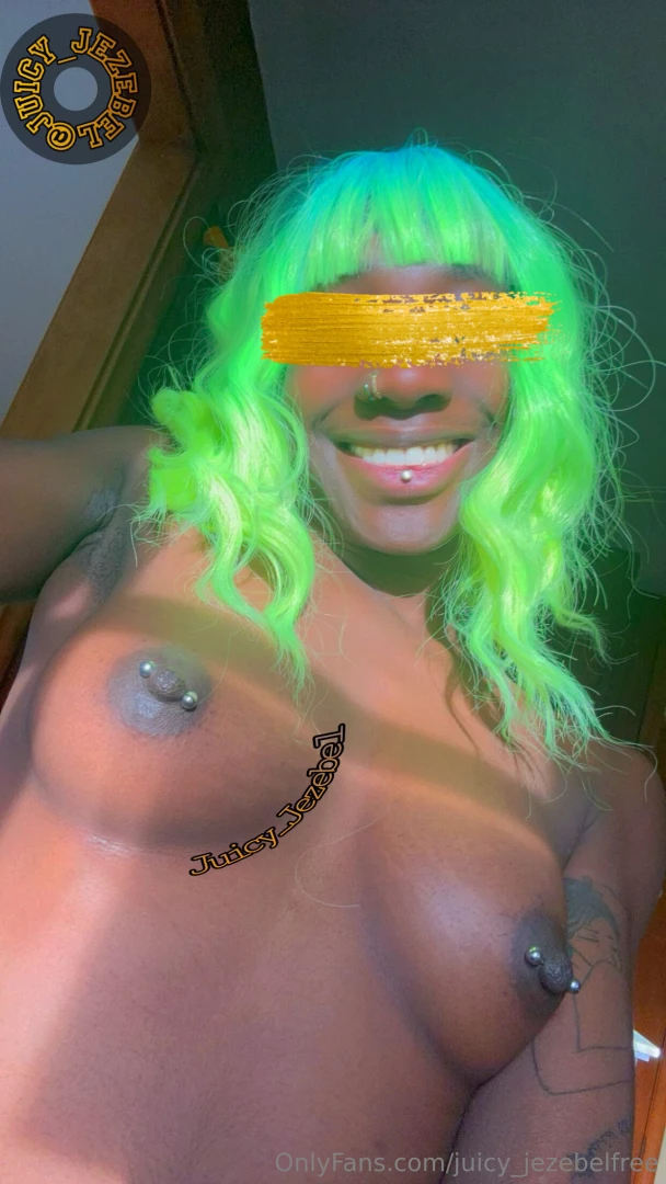 Someone said black girls amp bright-colored hair don t mix i m here to 