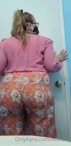 Hump day wiggle at work hahah